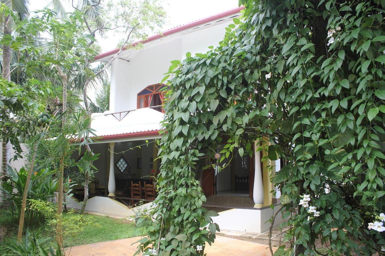 Dionis Villa Unawatuna Quarto foto